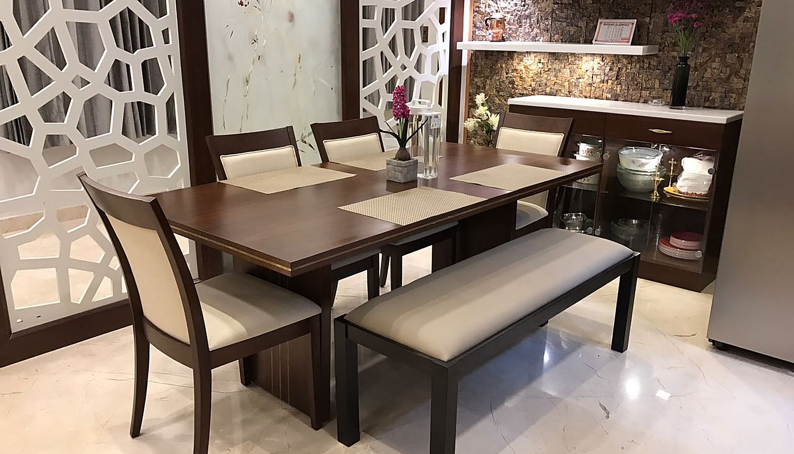 Elegant dining room interior design